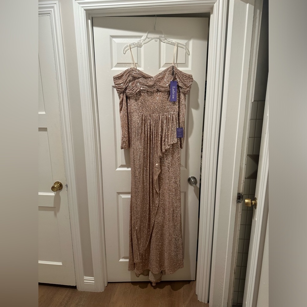 Rose gold sequin dress size, extra large, ladivine by Cinderella divine